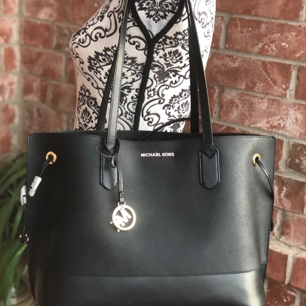 New Michael Kors Trista Lg Drawstring tote